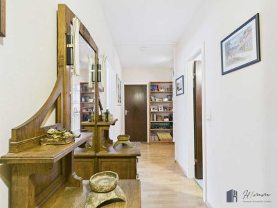 Solide 4-Zimmer-Wohnung mit TG-Stellplatz und guter Raumstruktur!