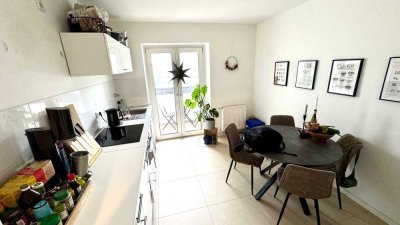 TOP-Lage in Bilk: In 2019 kernsanierte 2-Zi.-Whg. mit Wohnküche & Balkon (Südseite)