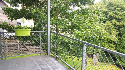 ab sofort - 4 Zi. Wohnung / Balkon / zwei Stellplätze / Gartenanteil