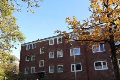 TT bietet an: Helle und freundliche 3-Zimmer-Mietwohnung mit Balkon in Heppens!