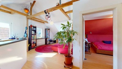 Stilvoll renovierte Dachgeschosswohnung