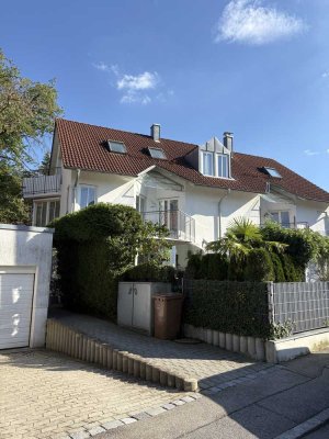 Neu sanierte 2,5-Zimmer-Wohnung mit Balkon, EBK und Stellplatz in München Trudering