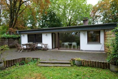 Bungalow mit zwei Wohneinheiten in idyllischer Lage von Raderthal zu verkaufen -freiwerdend-