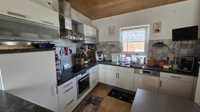 Helle 4-Zimmer Wohnung mir Küche & Balkon in Essingen