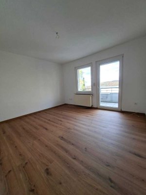 Moderne 2,5- Zimmer Wohnung mit Balkon