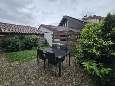 Großzügige Einliegerwohnung mit eigener Terrasse und PKW-Stellplatz in Tischardt zu vermieten!