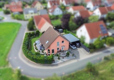 Modernes Einfamilienhaus - Mit liebevoll angelegten Garten