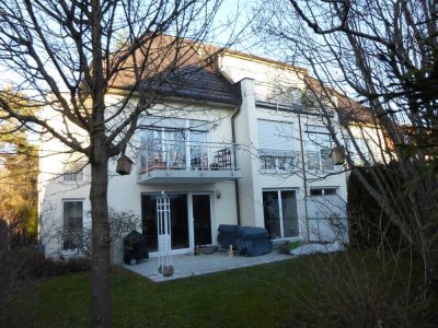 ab 1.9.25: helle, gut geschnittene 3-Zi-Wohnung in moderner Stadtvilla