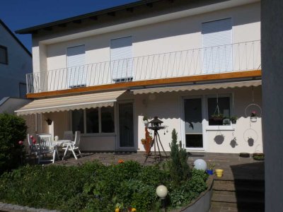 Liebevoll gepflegtes Eigenheim mit Garten und Garage
