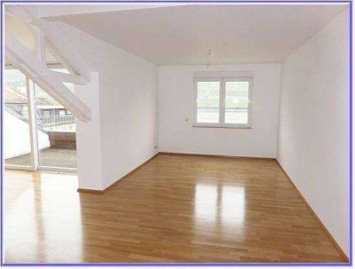 Bingen-Stadt - Rheinblick pur! Wunderschöne 4 ZKBB Wohnung im Dachgeschoss mit Loggia