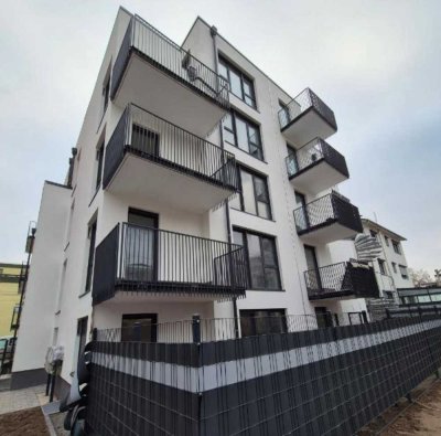 EXKLUSIV | 2 Zimmer | Badezimmer | 2 Terrassen + Balkon | Flur | Keller | Garage – Doppelparker