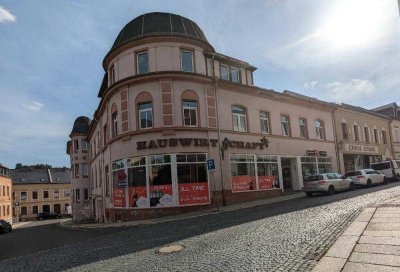Günstige 3-Zimmer-Wohnung in zentraler Lage von Markneukirchen: Ideal für Handwerker und Visionäre!