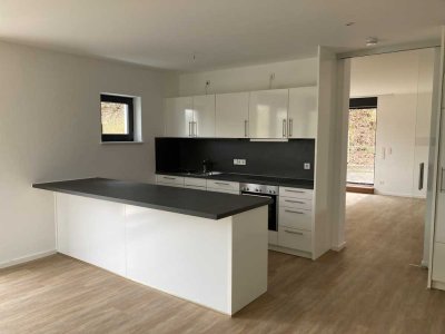 Moderne, attraktive 4,5-Raum-Penthouse-Wohnung mit geh. Innenausstattung mit Balkon und EBK