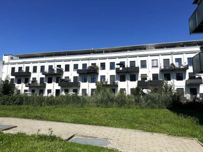 Moderne Loft auf zwei Ebenen – Balkon, Galerie & Wasserblick