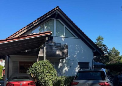 *** TOP-Wohnlage - moderne und freundliche Dachgeschoßwohnung ***