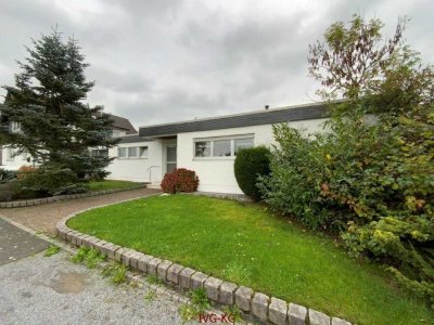 Langenfeld-Wiescheid: freistehender Bungalow mit großer Garage