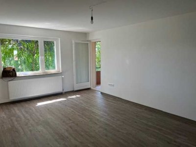 Für Ihre Familie: geräumige 3-Zimmer-Wohnung mit Balkon, frisch saniert