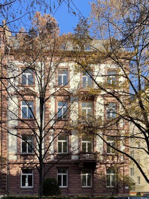 Toplage Westend: Klassische 2-Zimmer-Atlbauwohnung mit Balkon