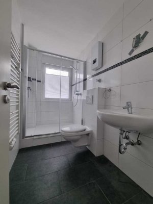 Verfügbar ab April 2026! Modern renovierte 3-Zimmer-Erdgeschosswohnung mit Balkon & neuem Badezimmer