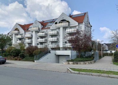 Lichtdurchflutete 4-Zimmer-Wohnung mit Balkon in Nürnberg Nord ( Thon)