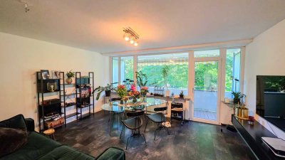 Provisionsfrei: Modernisiert & im Grünen!
3-Zimmer-Wohnung mit Balkon & Garage