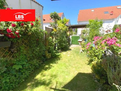 Gemütliche 4-Zi.-Maisonette-Wohnung mit eigenem Garten, Einbauküche sowie Carport & KFZ-Stellplatz