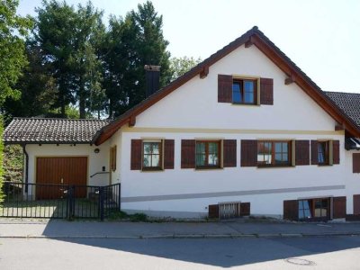 Individuelle und großzügige Architekten DHH in absolut ruhiger Süd-Lage im alten Ortskern