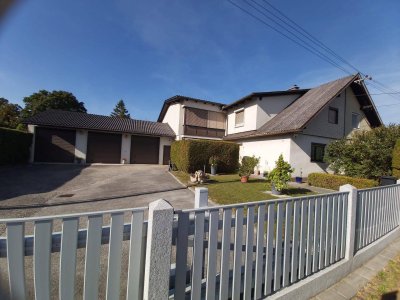 Zweifamilien-Wohnhaus in ruhiger Siedlungslage im Wasserwald mit Pool!