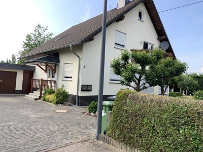 Ansprechende Helle 3-Raum-Wohnung mit EBK, Terasse, Kamin & Gartennutzung in Dommershausen