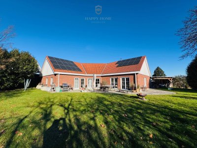 EXKLUSIV !!!...luxuriöser Traumbungalow -Aussichtslage/großer Schwimmbiotop/Photovoltaik/Keller !!!