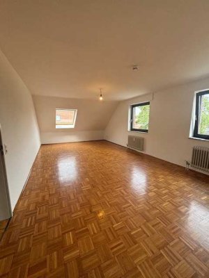 Dachgeschoss - Wohnung mit 3 Zimmern