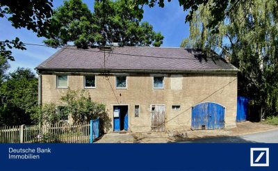 Einfamilienhaus mit separatem Acker- und Wiesengrundstück in Plot