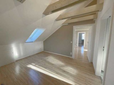 Helle 3-Zimmer Dachgeschosswohnung in Gröbenzell