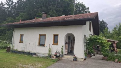 Preiswertes, modernisiertes 5-Raum-Einfamilienhaus in Marquartstein
