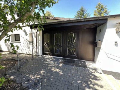 Exklusives, freistehendes EFH mit Einlieger-Whg. Doppel-&Einzelgarage in idyllischer Lage, Wiescheid