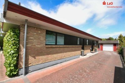 Gepflegter Winkelbungalow mit Garage und Wintergarten