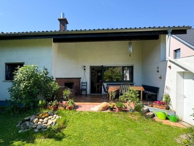 Ideal für Pendler, große Familien oder Wohnen & Arbeiten -  9-Zimmer-Haus mit wunderschönem Garten