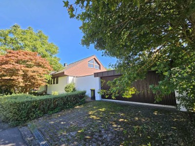 Trossingen: Bezugsfreies 1 - Familienhaus mit Einliegerwhg. + Doppelgarage + traumhaften Garten