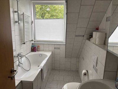 Freundliche 3-Zimmer-Dachgeschosswohnung mit Einbauküche in Witten