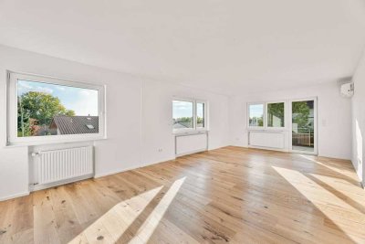 PROVISIONSFREI Stilvoll sanierte und helle 2,5-Zimmer-Wohnung mit Küche & Balkon