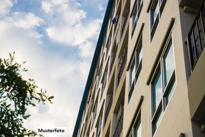Freistehendes Mühlen-/Wohngebäude mit Balkon