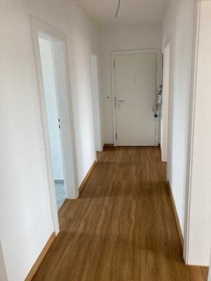 schöne 3-Zimmer-Wohnung mit Balkon und Garage