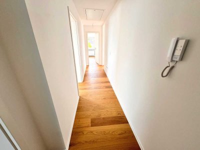 Provisionsfrei-Renovierte 3 Zimmer Wohnung mit Balkon und Stellplatz in Roth