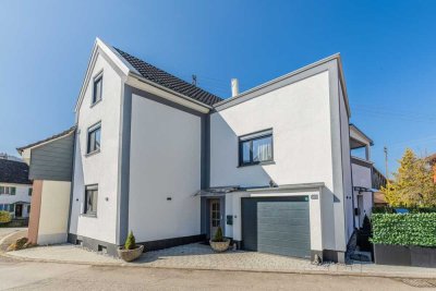 Stilvoll saniert! 
Doppelhaushälfte mit zwei Wohneinheiten