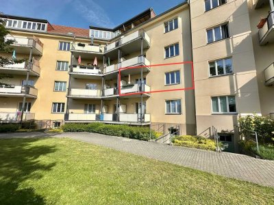 Beschauliche 2-Zimmer-Wohnung mit Balkon und Aufzug in den Seidnitzer Gärten