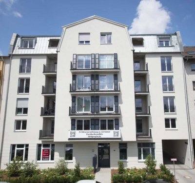 Moderne 4-Zimmer-Wohnung mit 2 Bädern, Balkon und EBK
