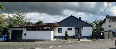 Charmanter,modernisierter Bungalow mit Einliegerwohnung & sonnigem Garten – provisionsfrei
