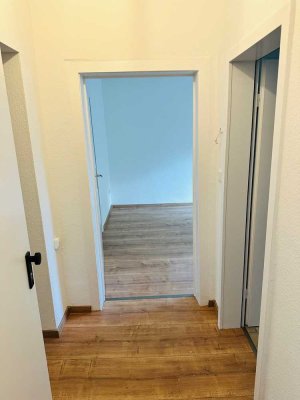 schöne 50qm 2ZKDB mit eigenem Garten in Duisburg-Duissern