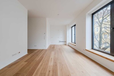Lichtdurchflutete Neubau-Wohnung im Reuterkiez mit Balkon