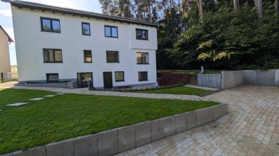 Erstbezug - Hochwertige 7‑Zimmer Wohnung, Sauna, direkt am Wald und trotzdem zentral, Sackgasse